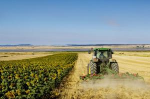 Chisel agricultural machine Tilling with chisel farm equipment