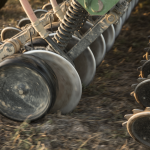 Differences between seed drills for cereals and for maize Seed drills for cereals such as wheat or barley and for maize and soya